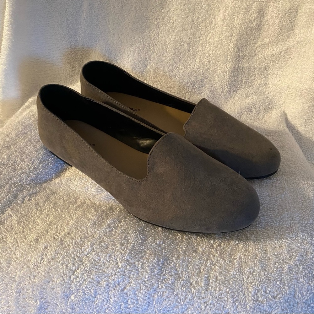 Ataiwee Shoes Women’s‎ Size 7.5 Flats Slip On/Off